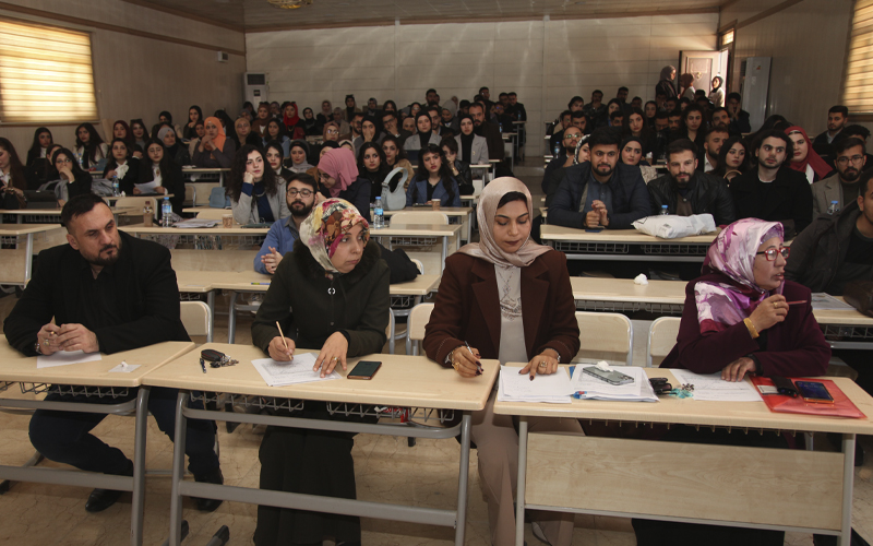 كلية الطب تناقش بحوث طلبة المرحلة الرابعة